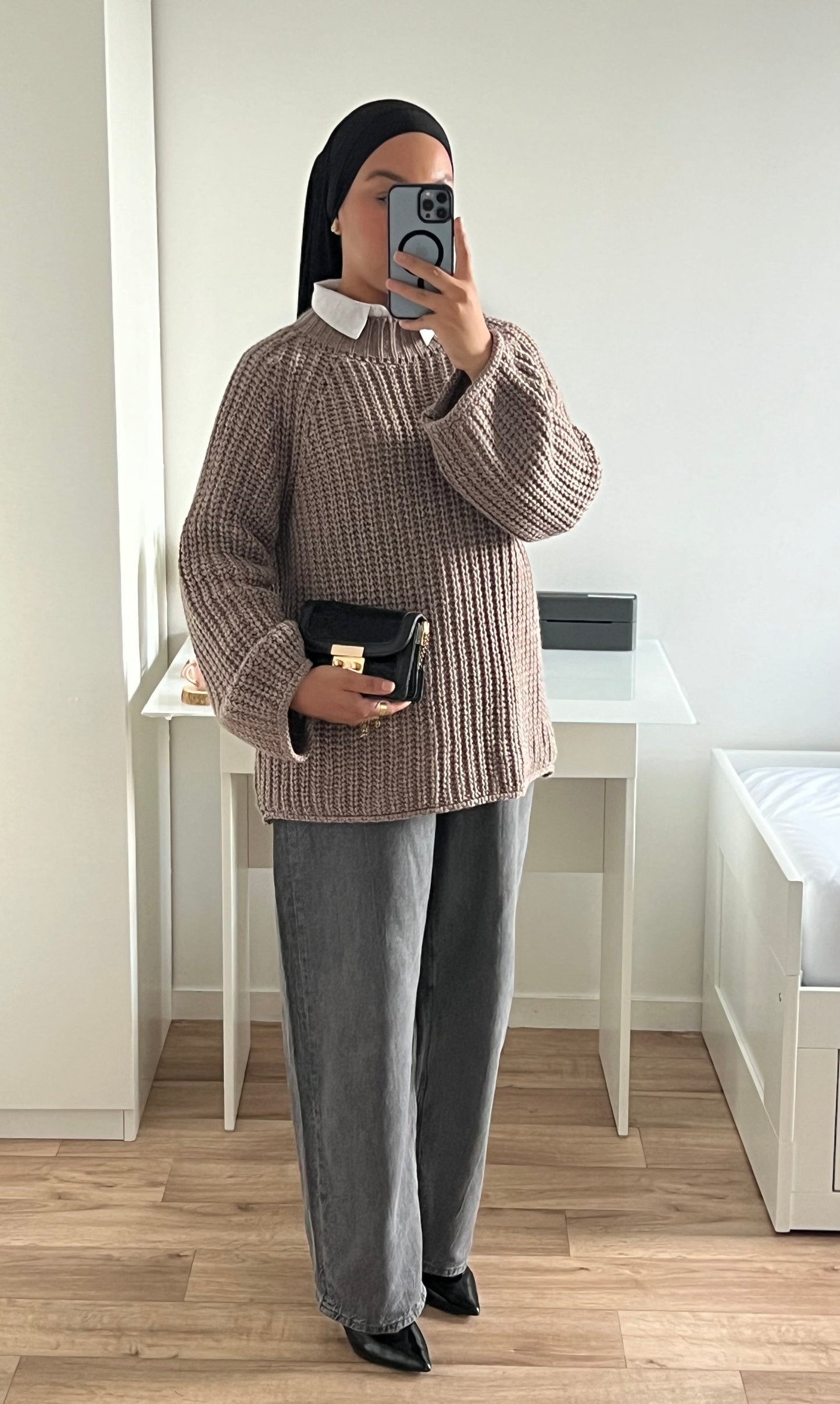 Jessy Sweater