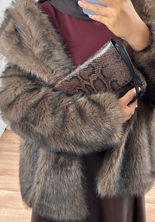 Manteau long en fausse fourrure – Doux, chaud et élégant