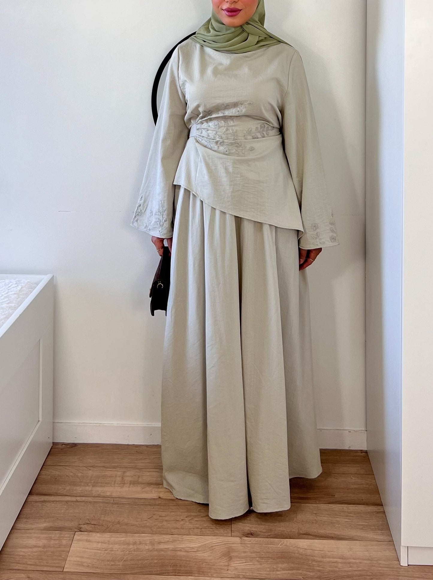 Ensemble Jupe Asymétrique & Haut Brodé | QUALITÉ PREMIUM |