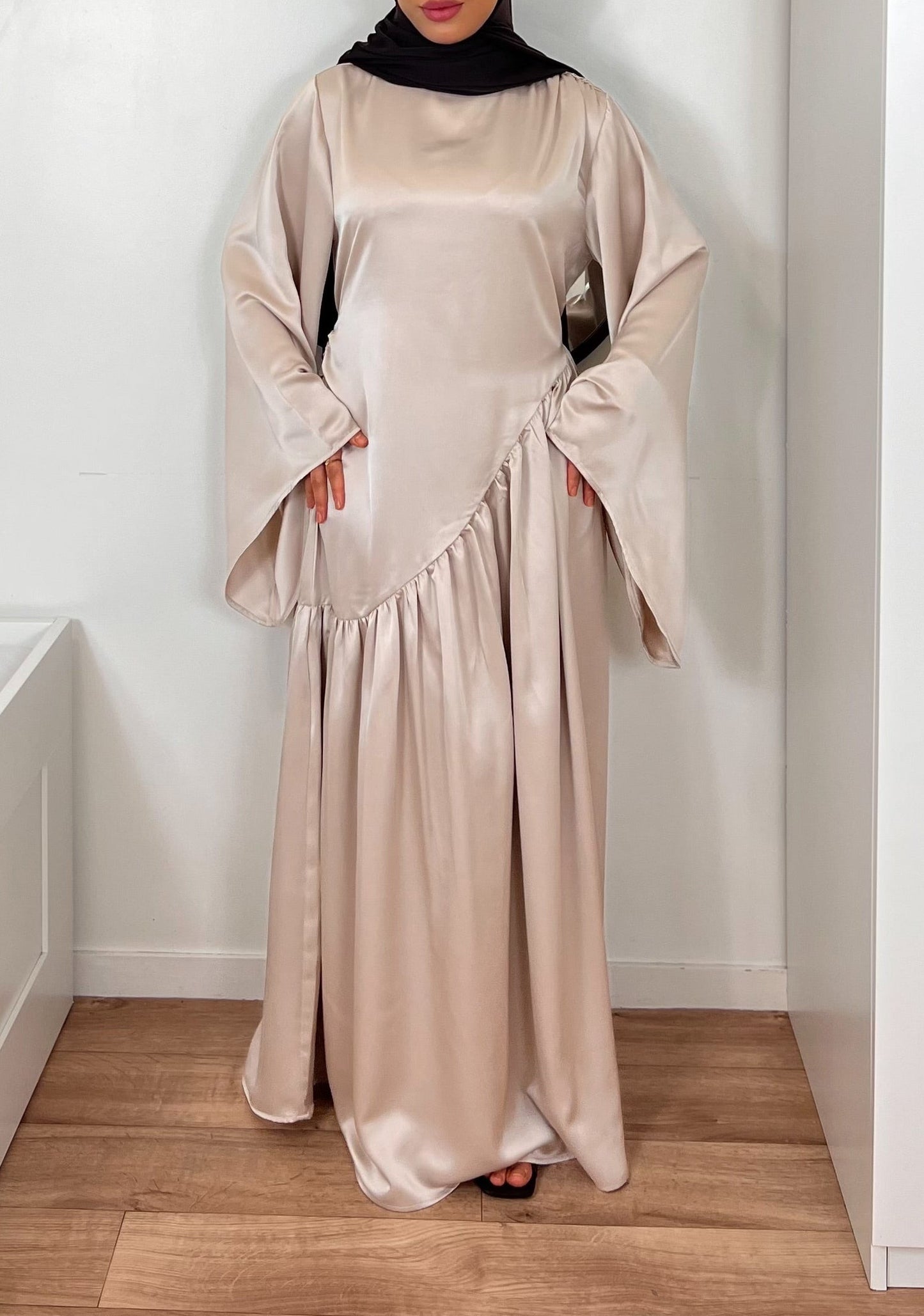 Robe longue satinée [GAMME PREMIUM]