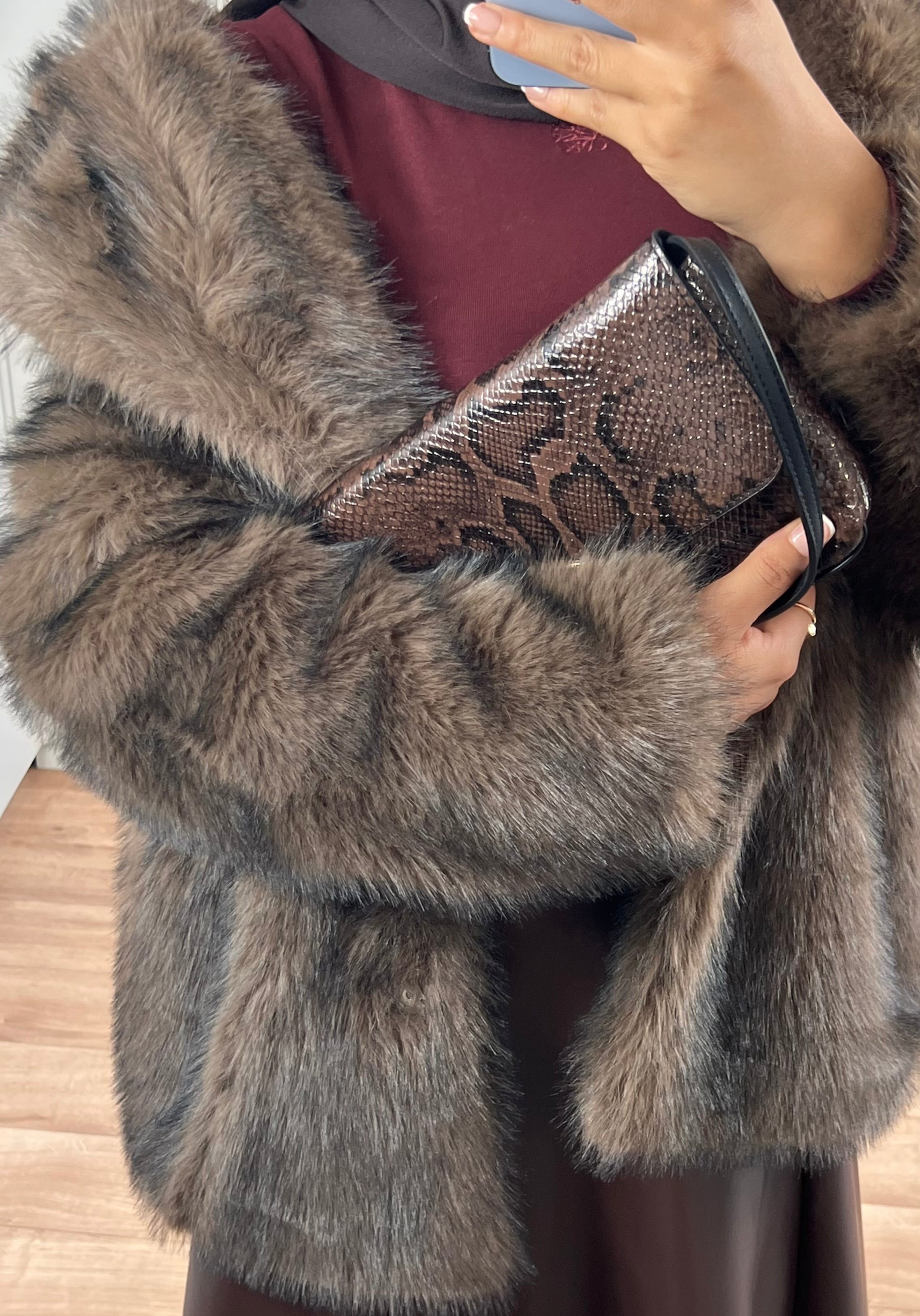 Manteau long en fausse fourrure – Doux, chaud et élégant