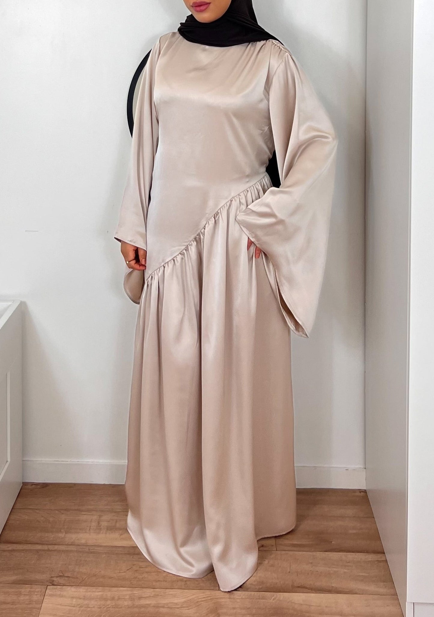 Robe longue satinée [GAMME PREMIUM]